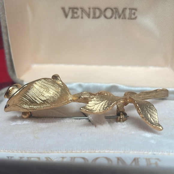 ❤️VENDOME Christmas Rose Brooch VTG. - Picture 9 of 14